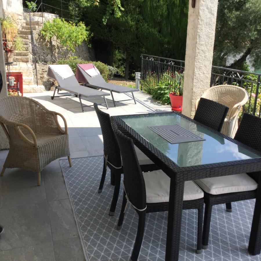 La Tourrette Bed and Breakfast Tourrettes-sur-Loup Exteriör bild