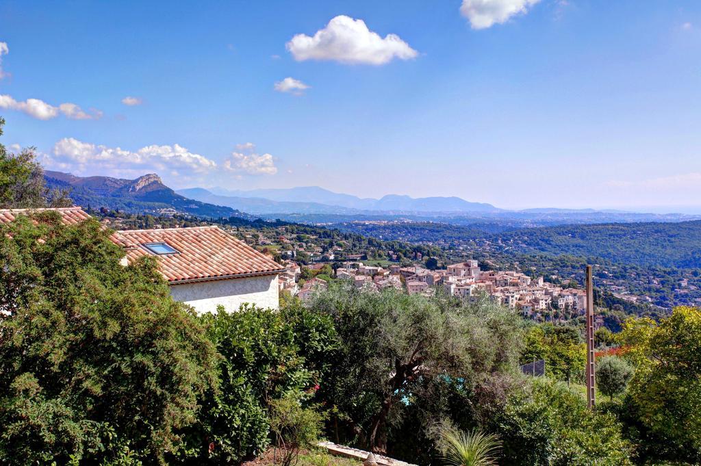 La Tourrette Bed and Breakfast Tourrettes-sur-Loup Rum bild