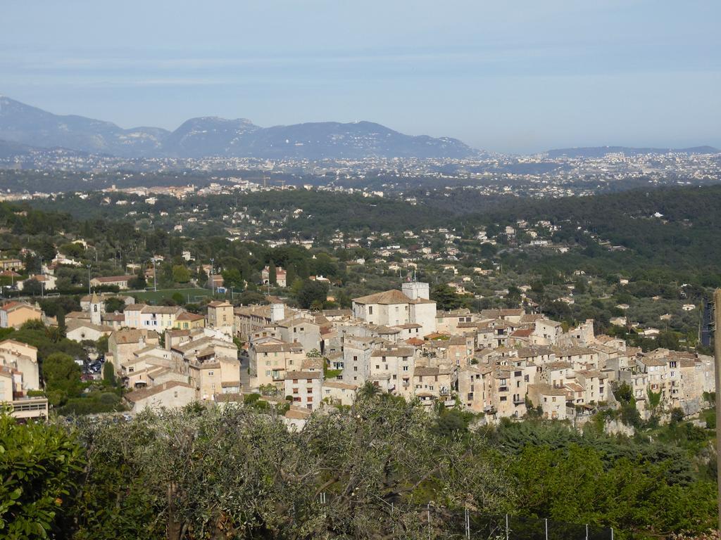 La Tourrette Bed and Breakfast Tourrettes-sur-Loup Exteriör bild
